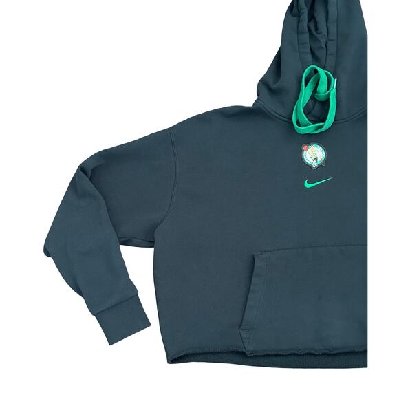 Nike Celtics Women’s Black Cropped Hoodie Sz M Sportswear Sporty Streetwear NBA - Picture 3 of 11
